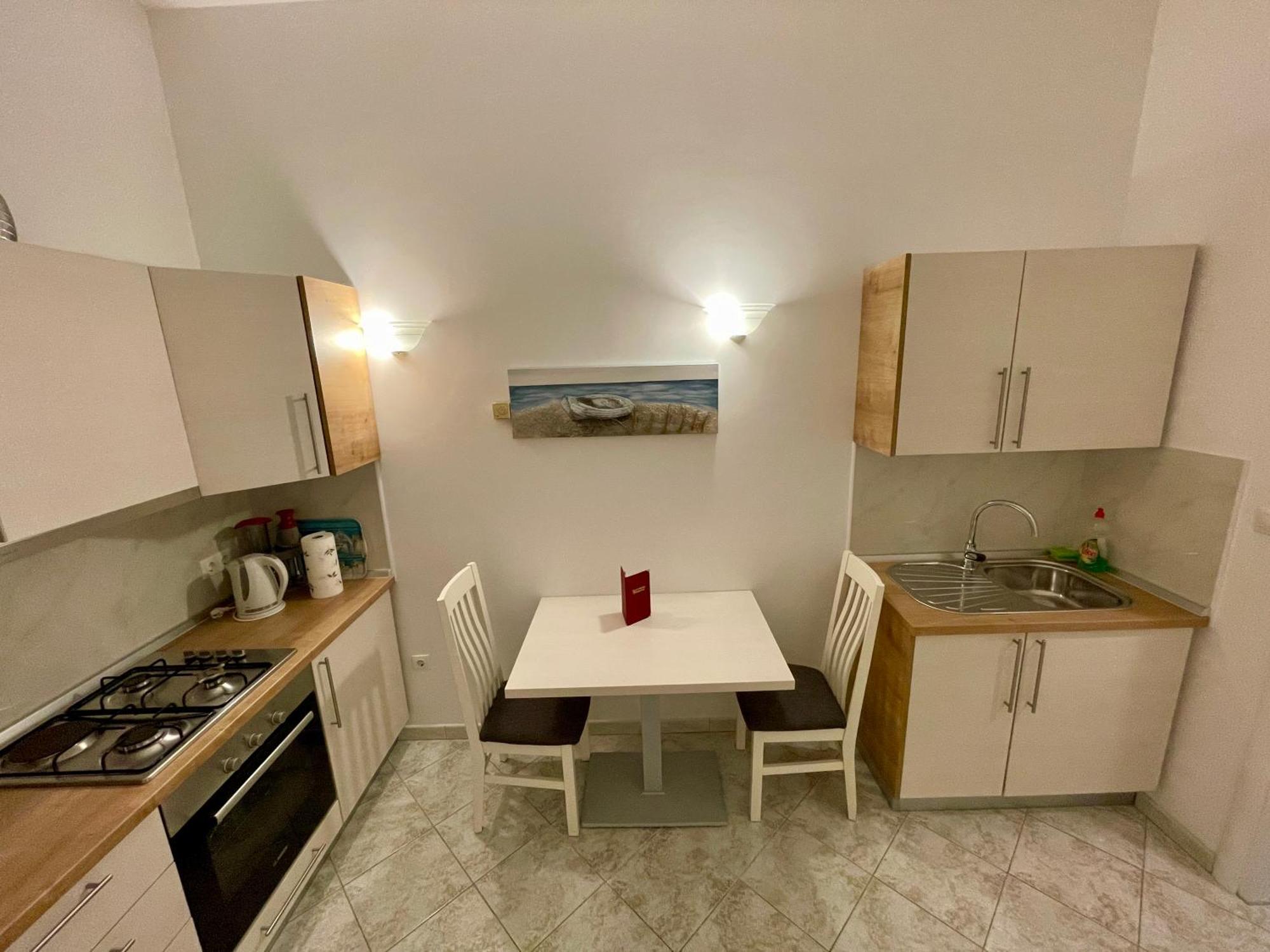 B&B-Ld Bed & Breakfast 3*