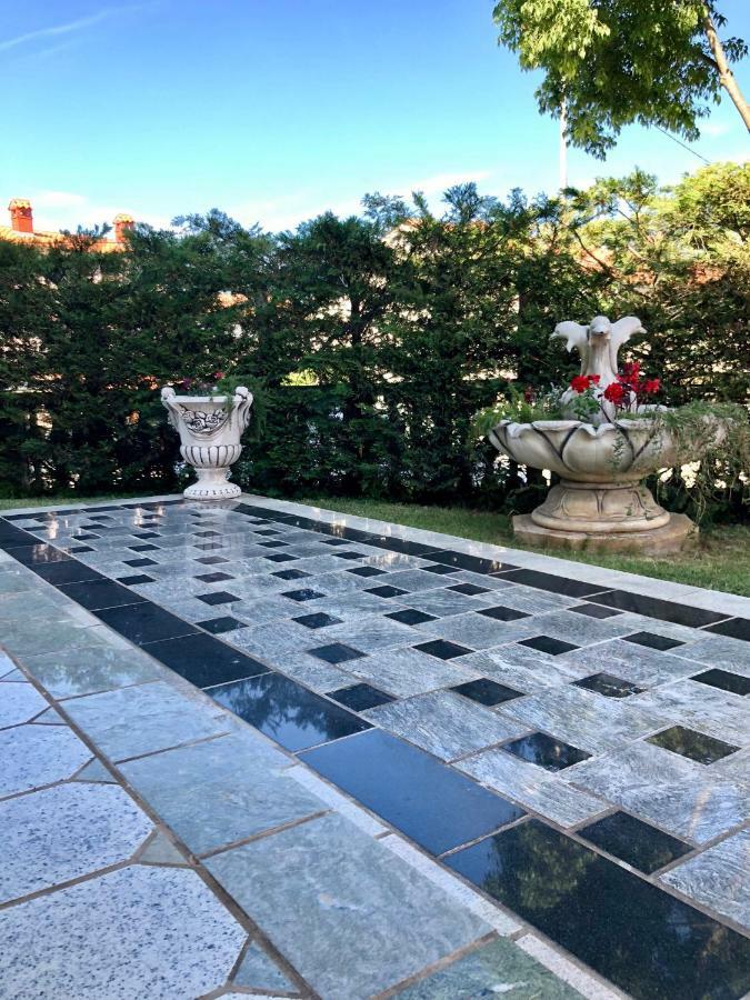 B&B-Ld Pula